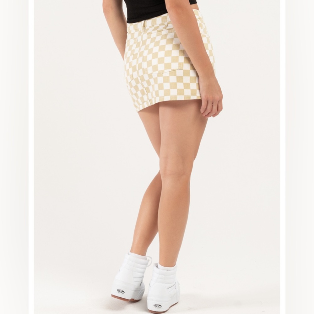 NWT Tilly’s mini skirt - Picture 3 of 9
